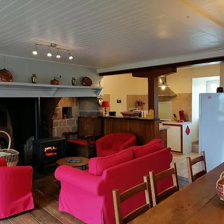 Vakantiehuis Du Bosquet Pays De Salers Cantal *