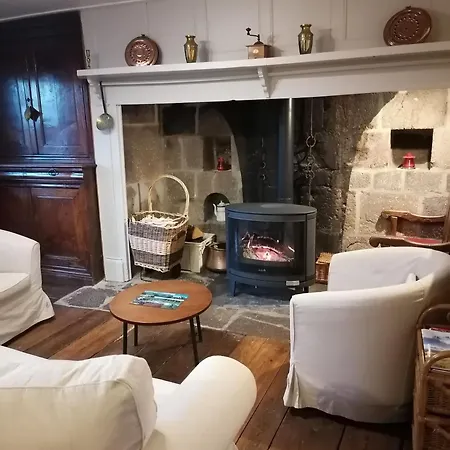 Casa de Férias Du Bosquet Pays De Salers Cantal