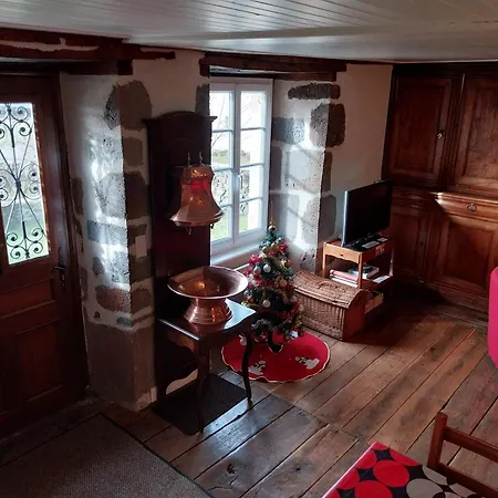 Du Bosquet Pays De Salers Cantal Sainte-Eulalie