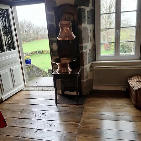 Du Bosquet Pays De Salers Cantal Sainte-Eulalie