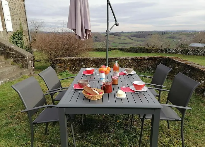 Du Bosquet Pays De Salers Cantal Sainte-Eulalie (Auvergne)