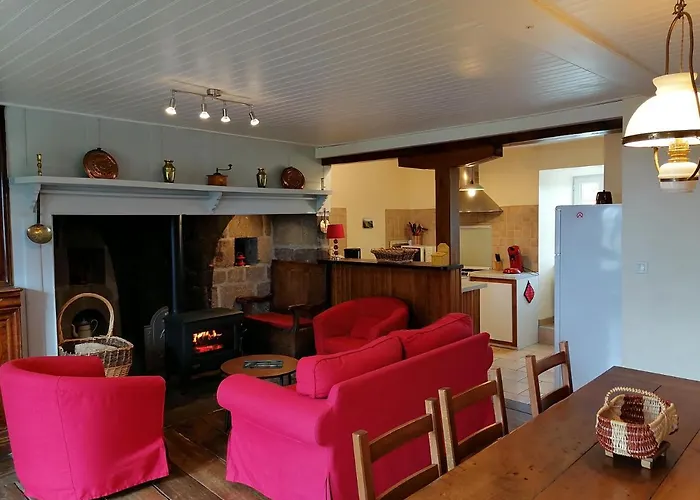 Tatil Evi Du Bosquet Pays De Salers Cantal *