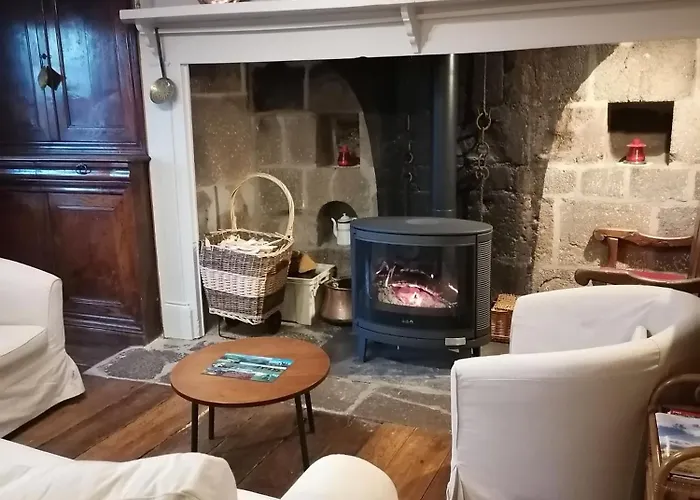 Tatil Evi Du Bosquet Pays De Salers Cantal