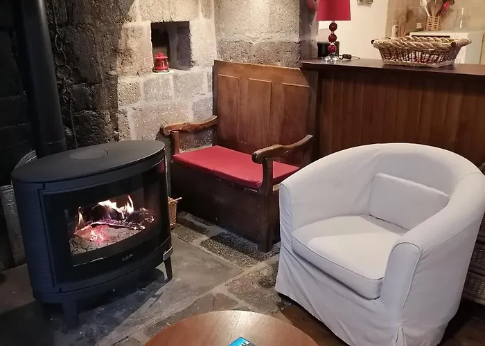 Du Bosquet Pays De Salers Cantal Tatil Evi Sainte-Eulalie (Auvergne)