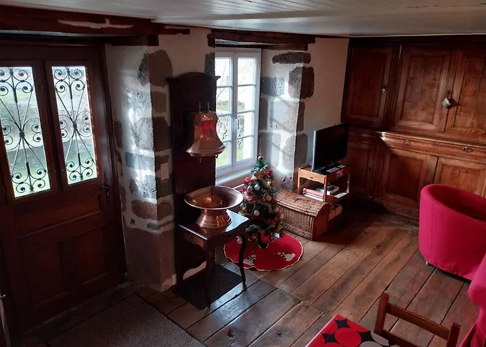 Du Bosquet Pays De Salers Cantal Sainte-Eulalie (Auvergne)