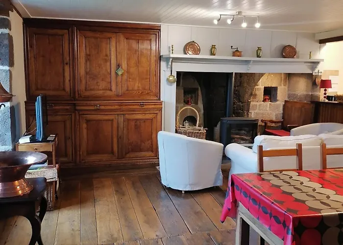 Du Bosquet Pays De Salers Cantal Tatil Evi Sainte-Eulalie (Auvergne)