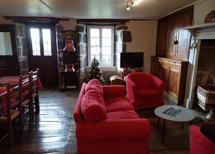 Du Bosquet Pays De Salers Cantal * Sainte-Eulalie (Auvergne)