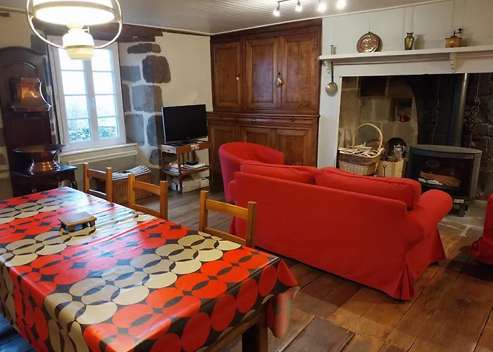 Tatil Evi Du Bosquet Pays De Salers Cantal *