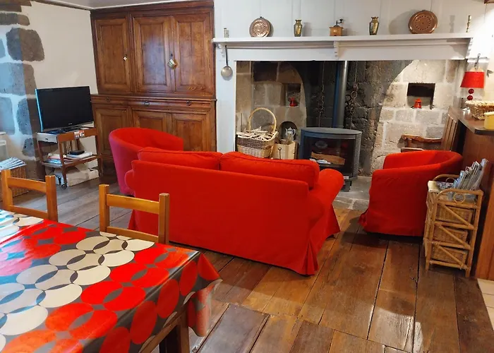 Du Bosquet Pays De Salers Cantal Tatil Evi Sainte-Eulalie (Auvergne)